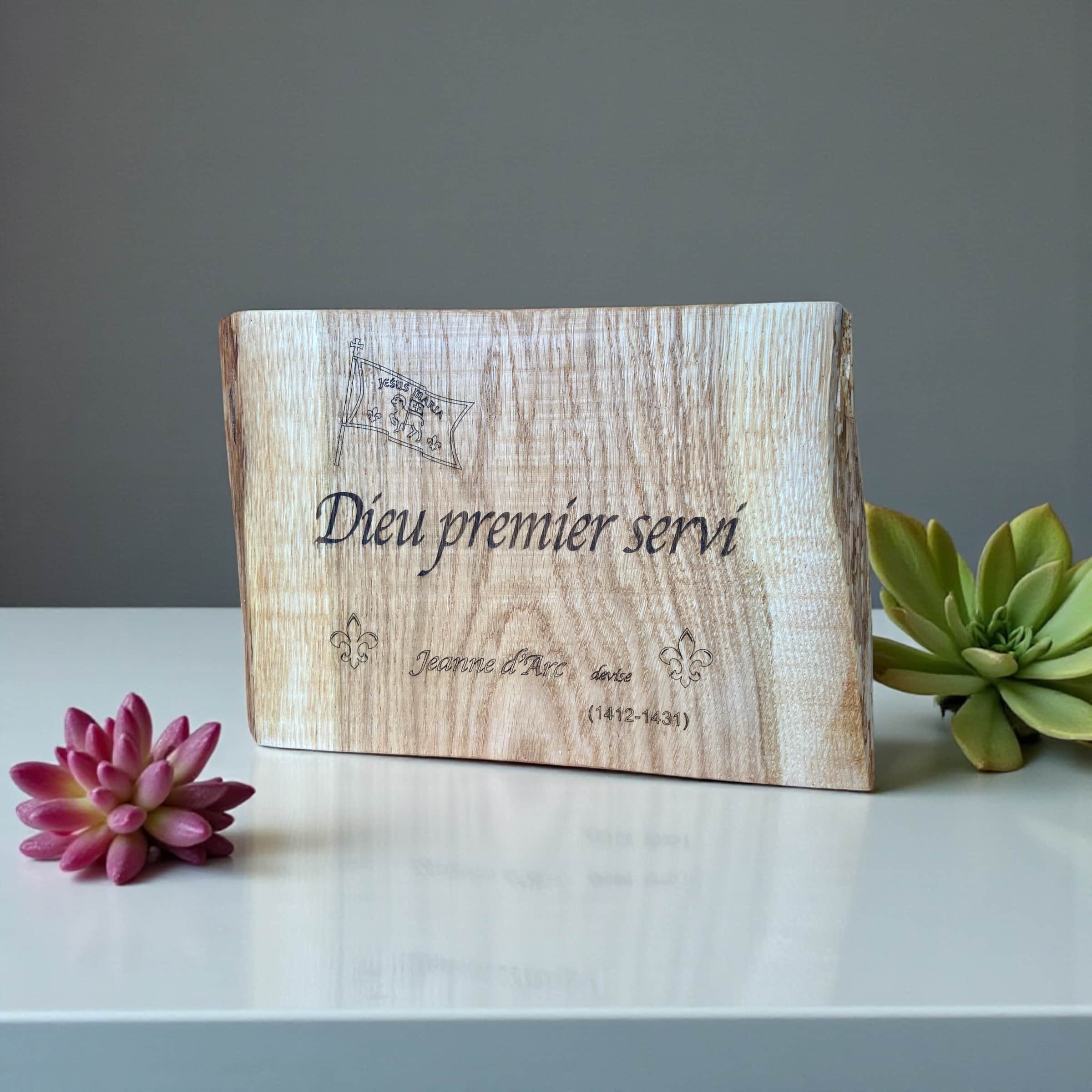 Cadre "Dieu premier servi"